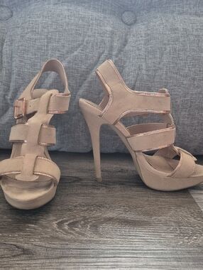 Steve Madden Beige Strappy Platform High Heels